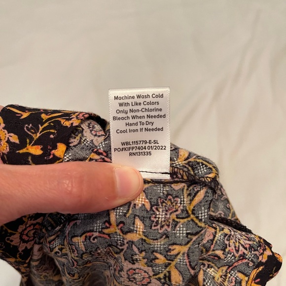 Roan and Ryan Printed Top - Picture 4 of 5